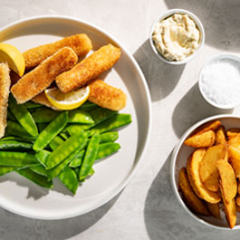 Knusprige Fischstäbchen mit Zuckerschoten