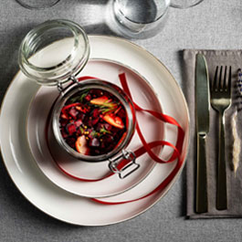 Fermented beet roots with apple and mustard seeds