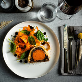 (Vegan) Sweet potato wellington with mushrooms