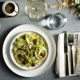 Fennel salad with green apple and pecans