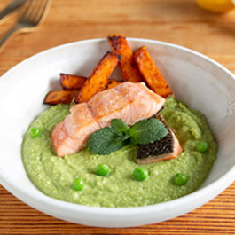 Creamy pea purée with salmon and sweet potato sticks