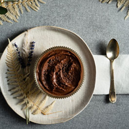 Vegan gingerbread mousse au chocolat