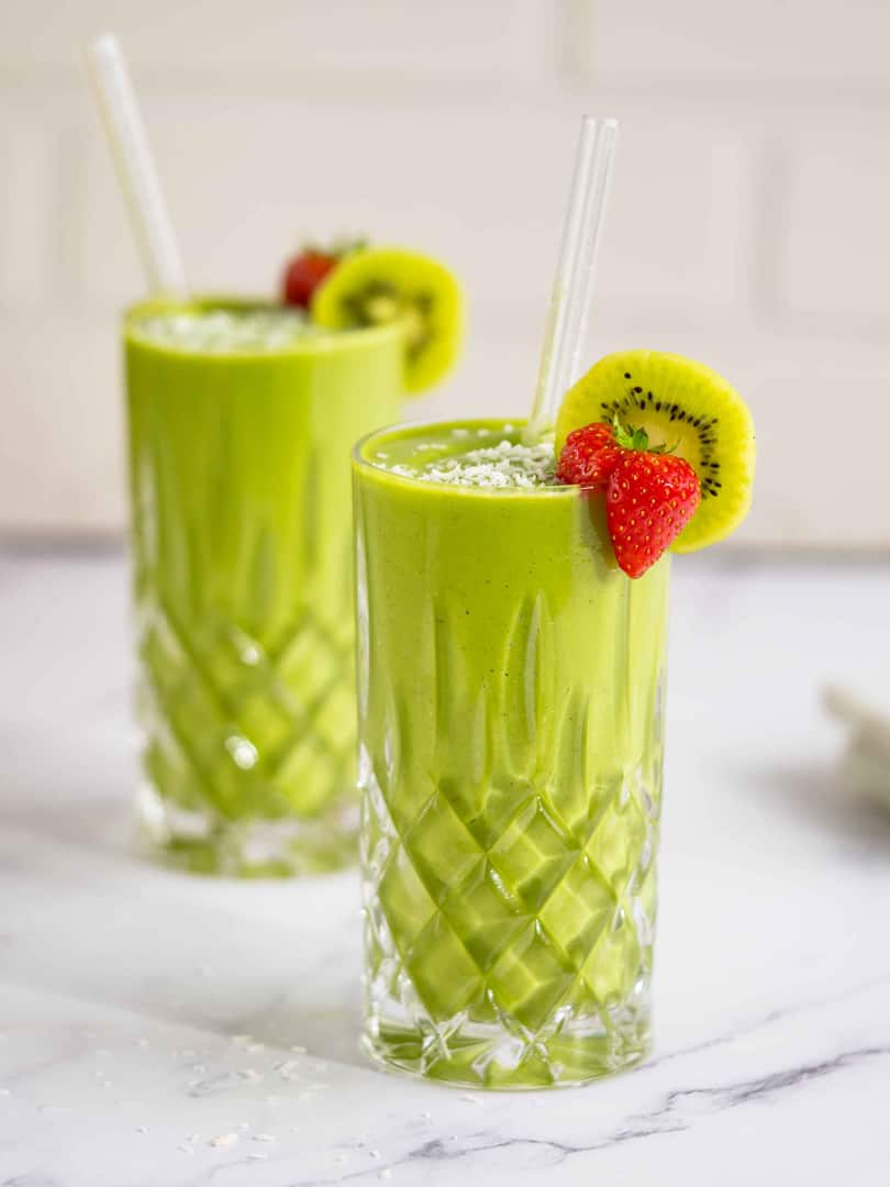 Braun-Green-power-smoothie-810x1080.jpg