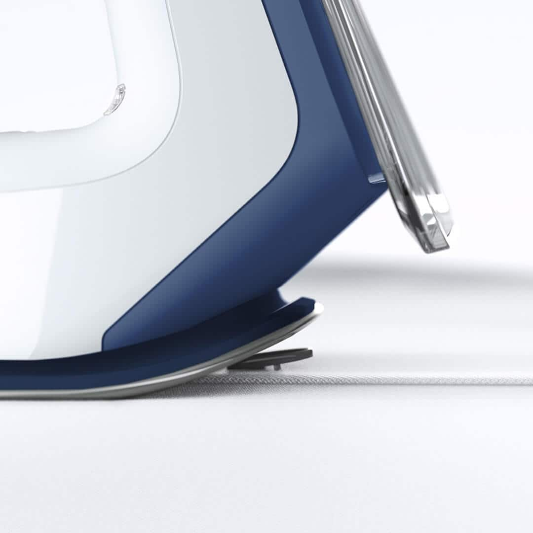 braun_Carestyle-7-IS-7144-IS-7143-steam-generator-iron_benefit_Free-Glide-3D-Technology.jpg