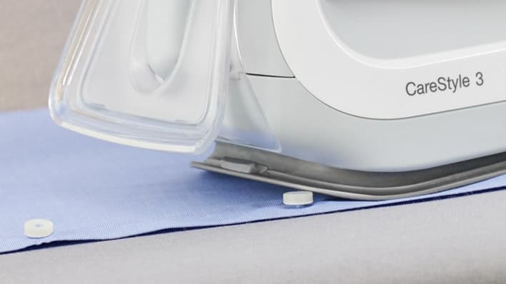 braun_ironing-system_carestyle-3_soleplate_detail1.jpg