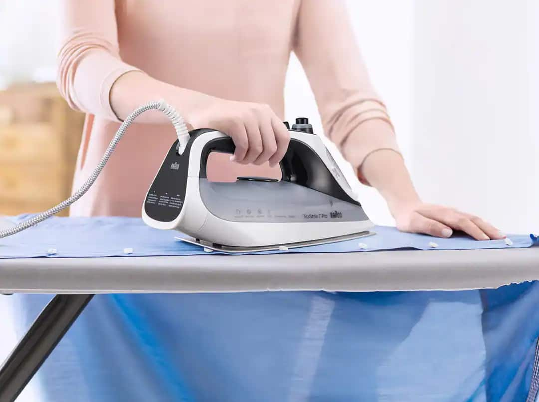 en-cp-card-braun-steam-irons-highlights-update-2021-Def-01-smooth-gliding-1080x806.jpg