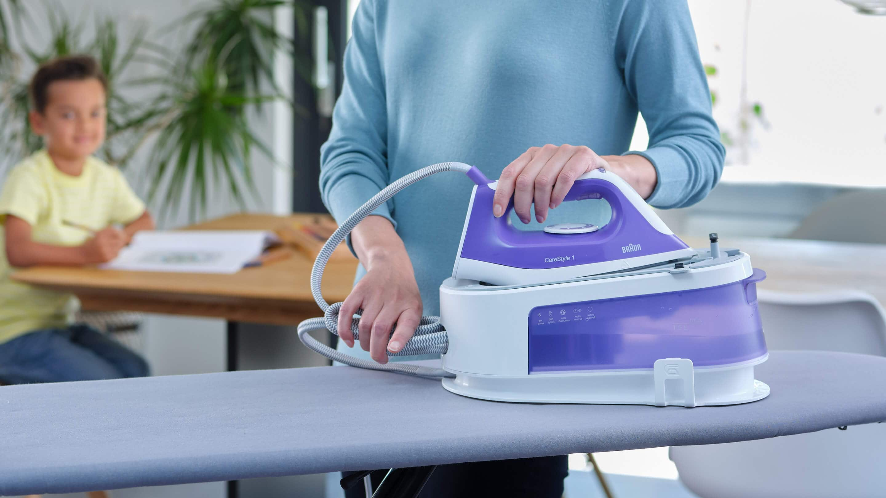 Braun CareStyle 1 steam generator iron