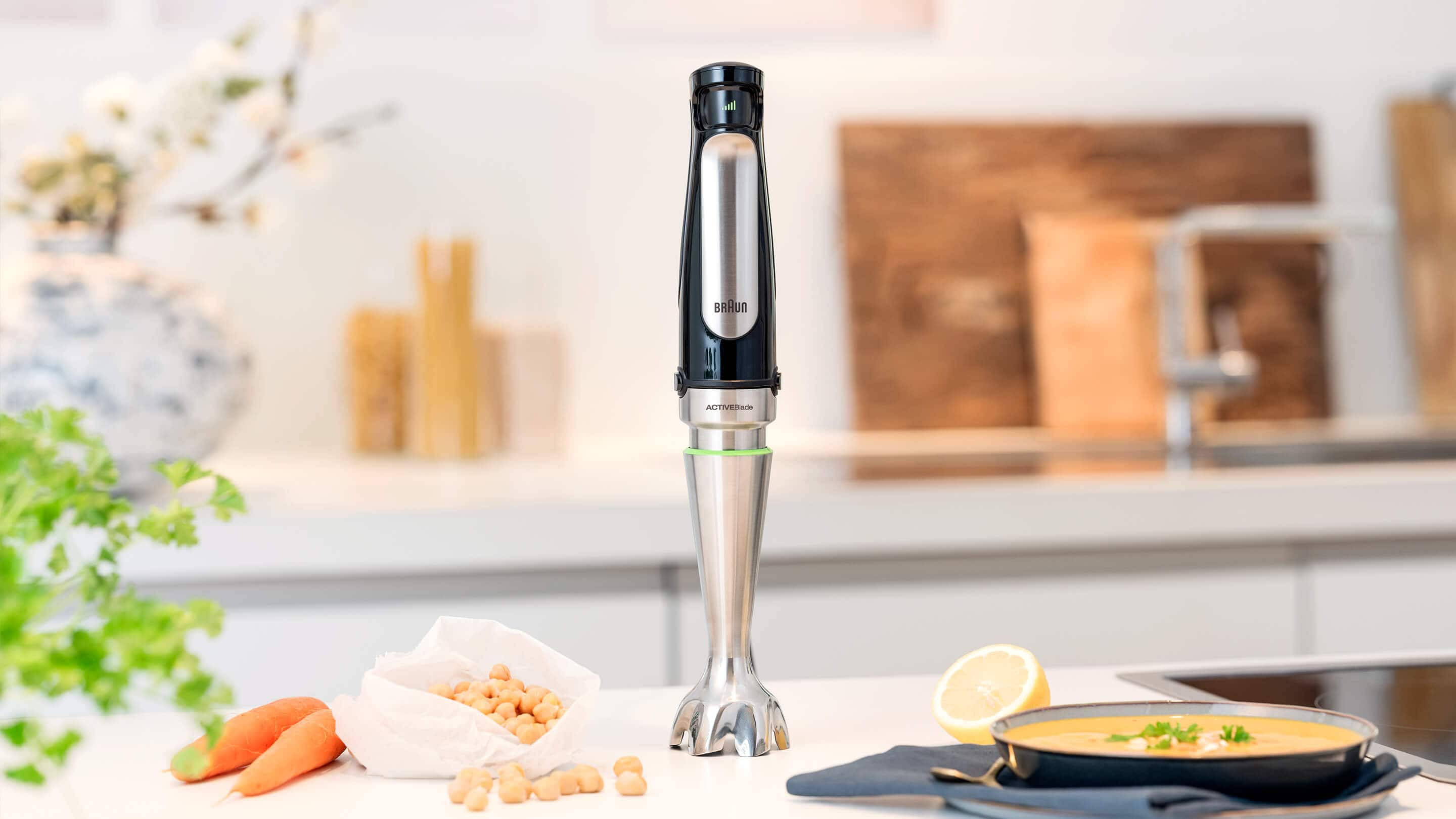 Braun MultiQuick 7 Hand blender in use