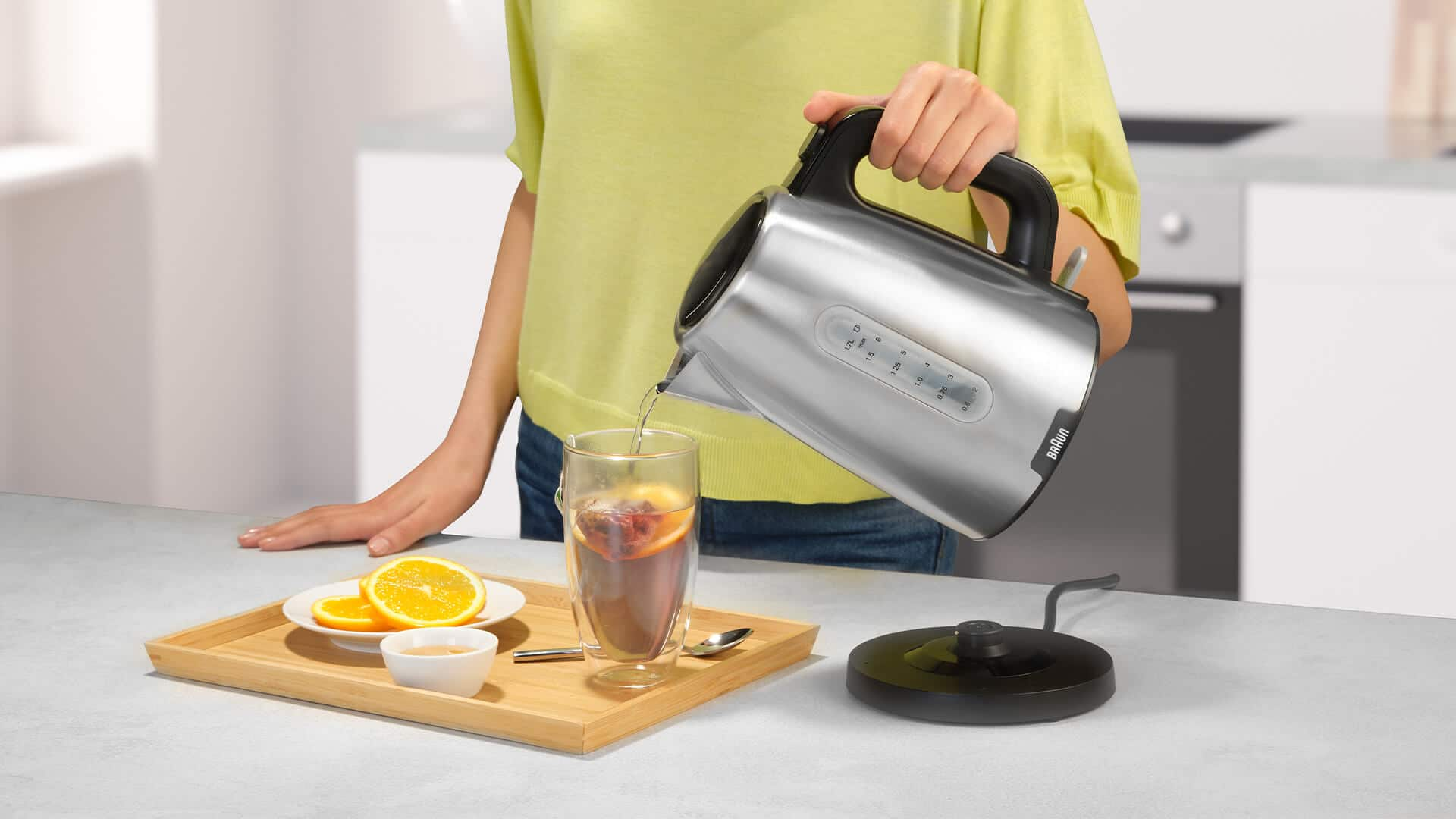 Braun PurShine Water Kettle in use