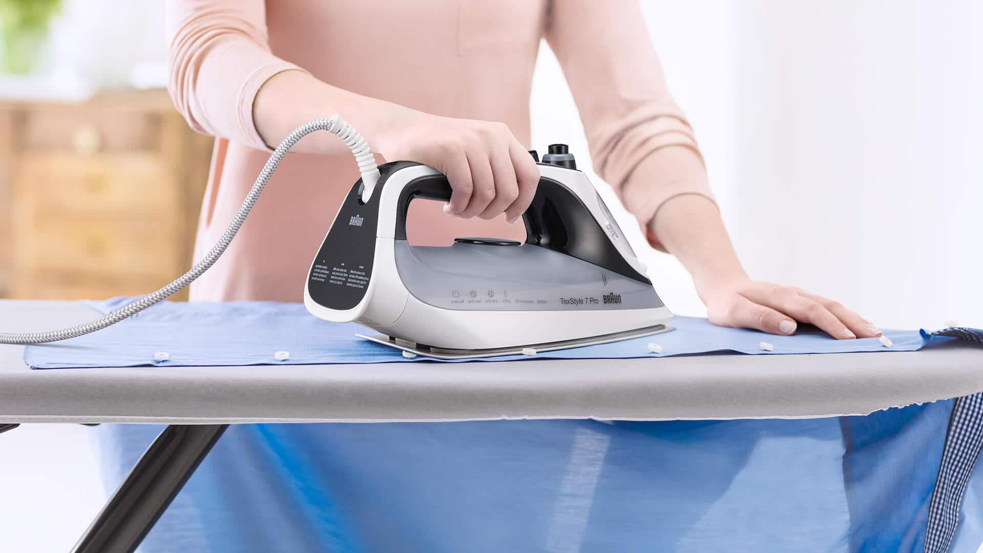 Braun TexStyle 7 Pro steam iron