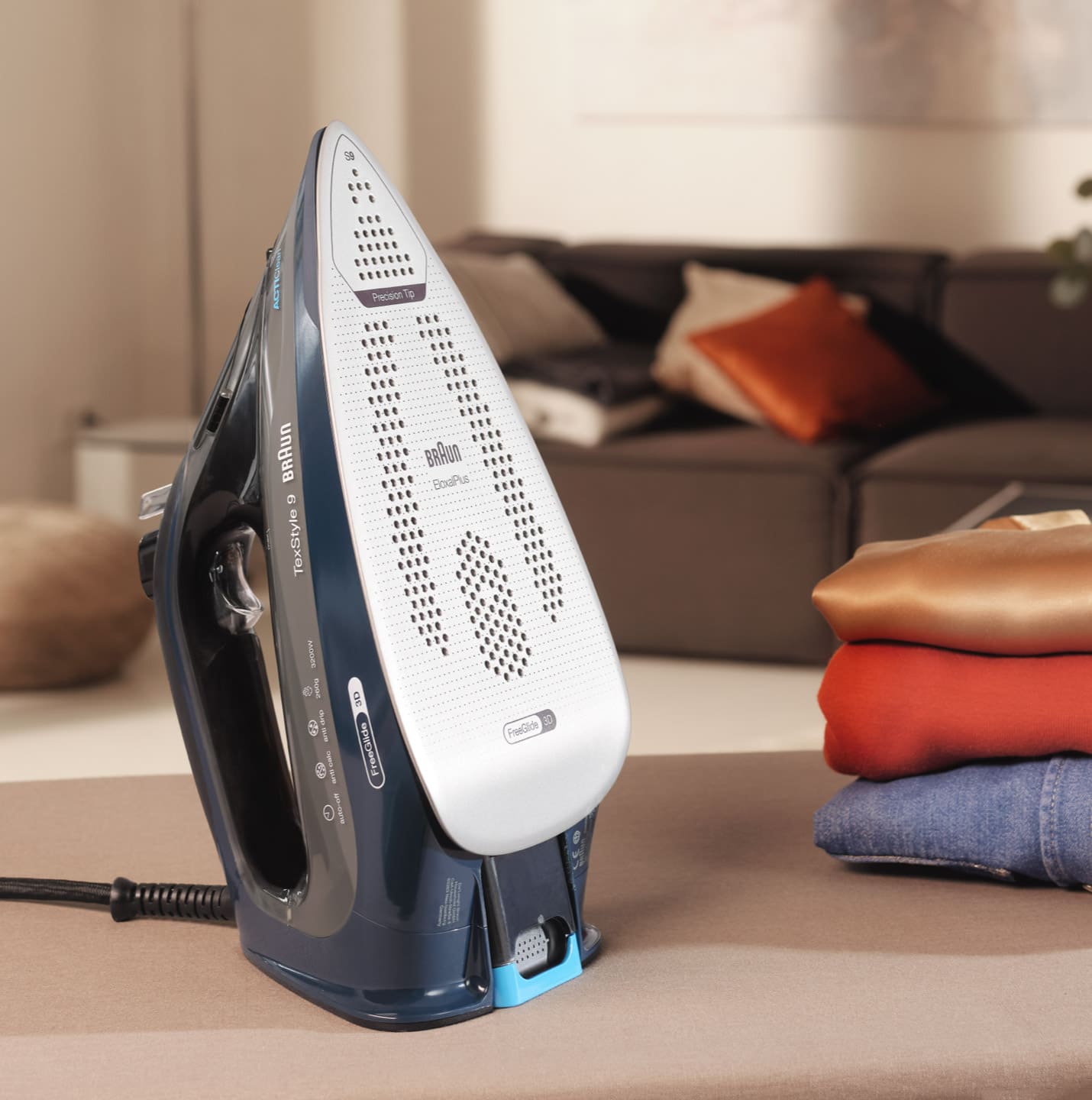 Braun TexStyle 9 Steam iron with EloxalPlus soleplate