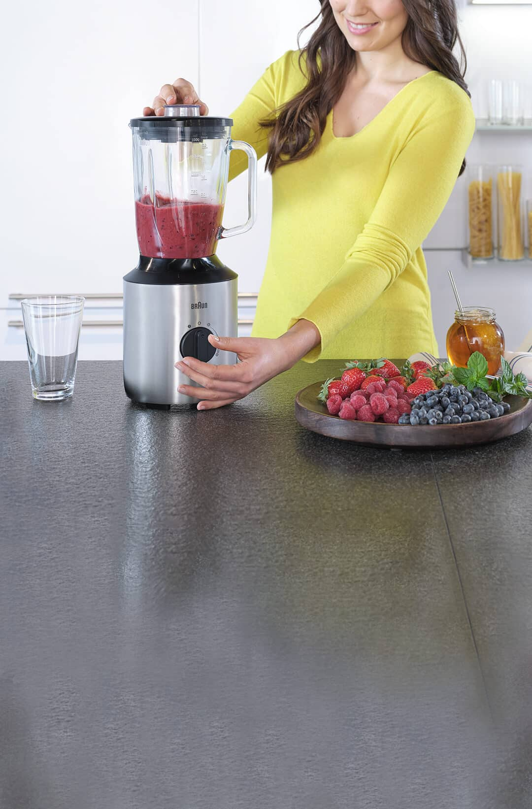 Braun PowerBlend 3 Jug blender in use