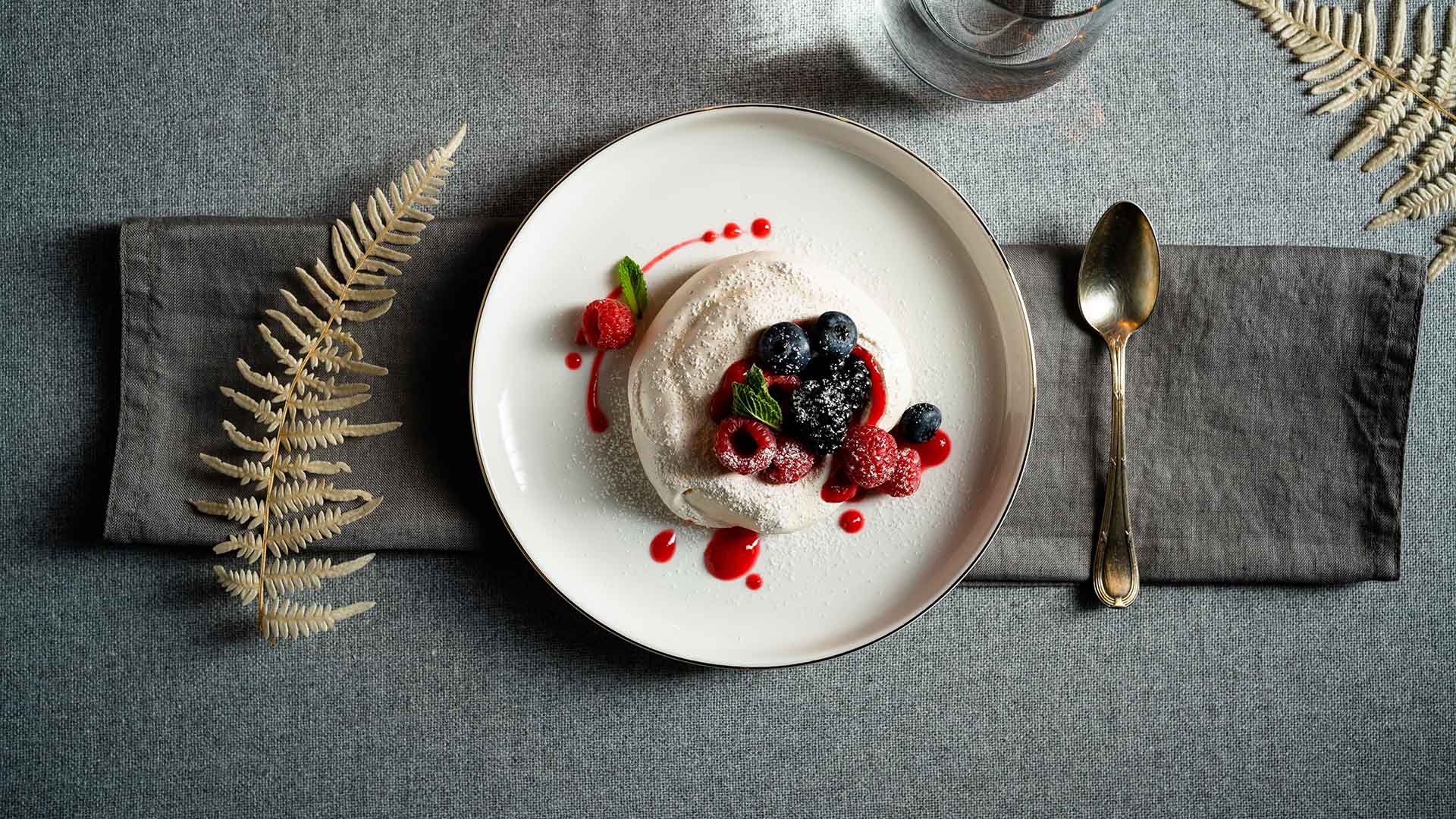 festive_mini-pavlova_video-thumbnail-3_1920x1080.jpg