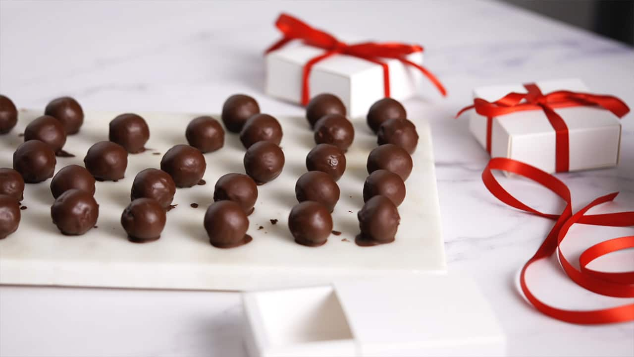 festive_praline bites_video-thumbnail-5_1280x720.jpg