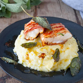 Aardappelpuree met saltimbocca van kabeljauw en salieboter