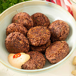 Zwarte bonen “gehaktballen” met cashew-dip